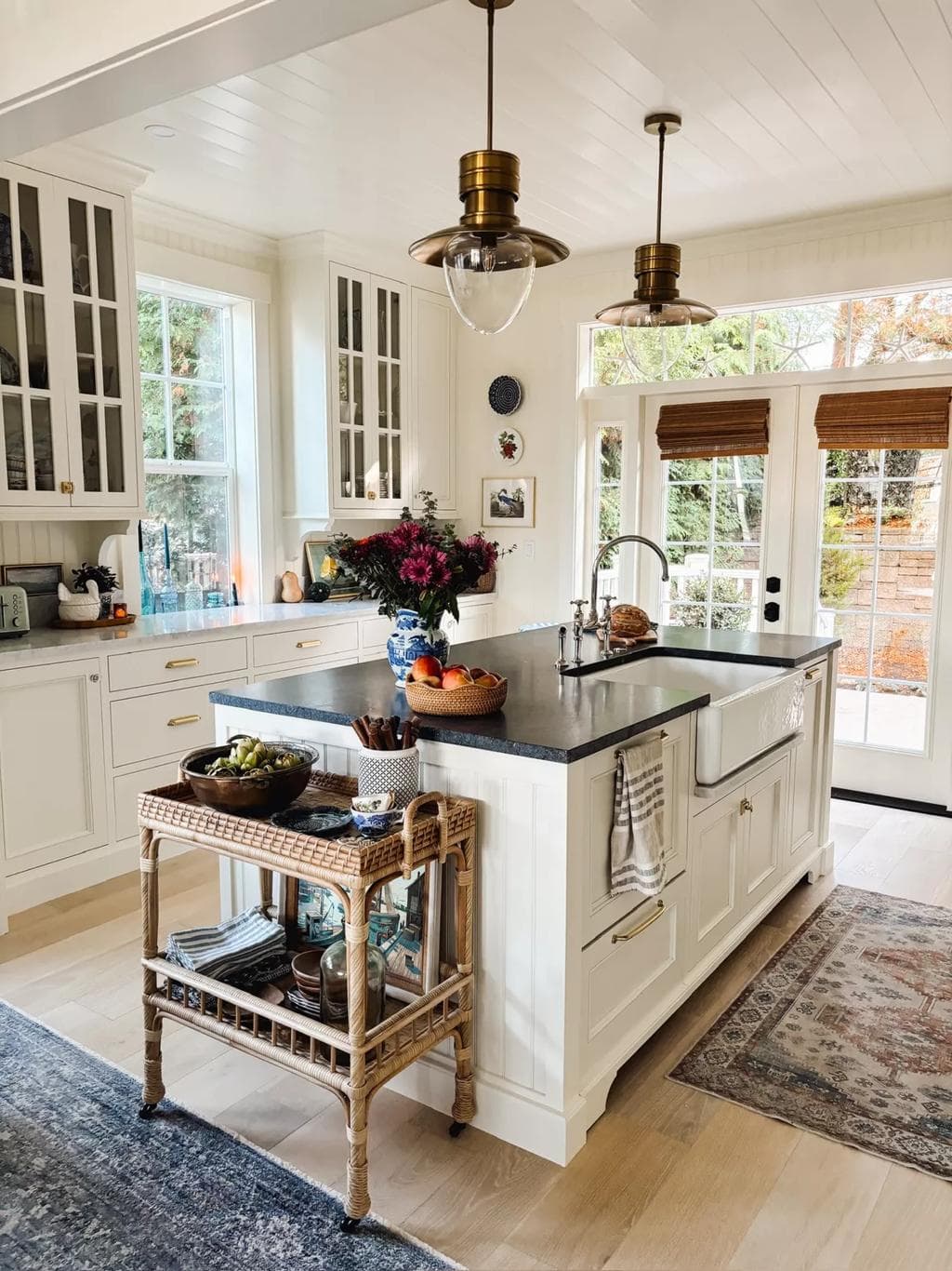 TODO: describe the cottage kitchen photo
